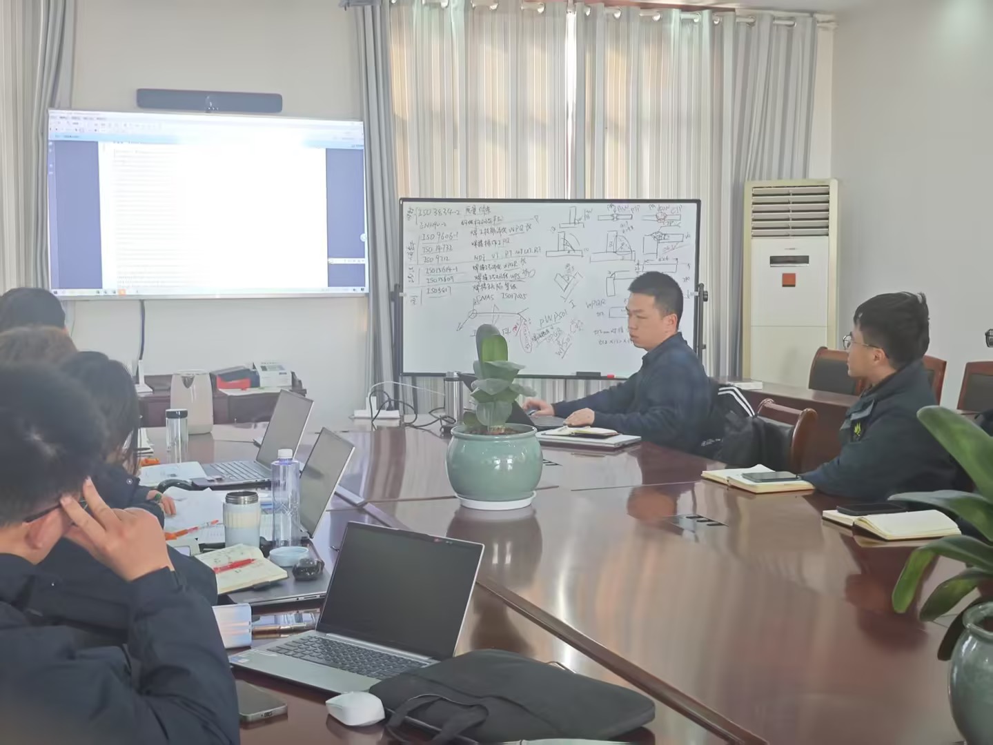 770EB3A78F589B2A60CAA44AA6ED0FED